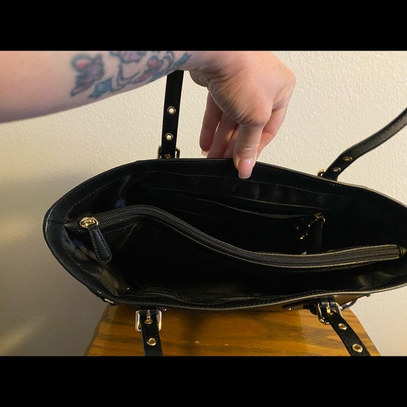 Michael Kors purses, wallet. CK purse and wristlet. EXCELLENT, Near new - Picture 7 of 10